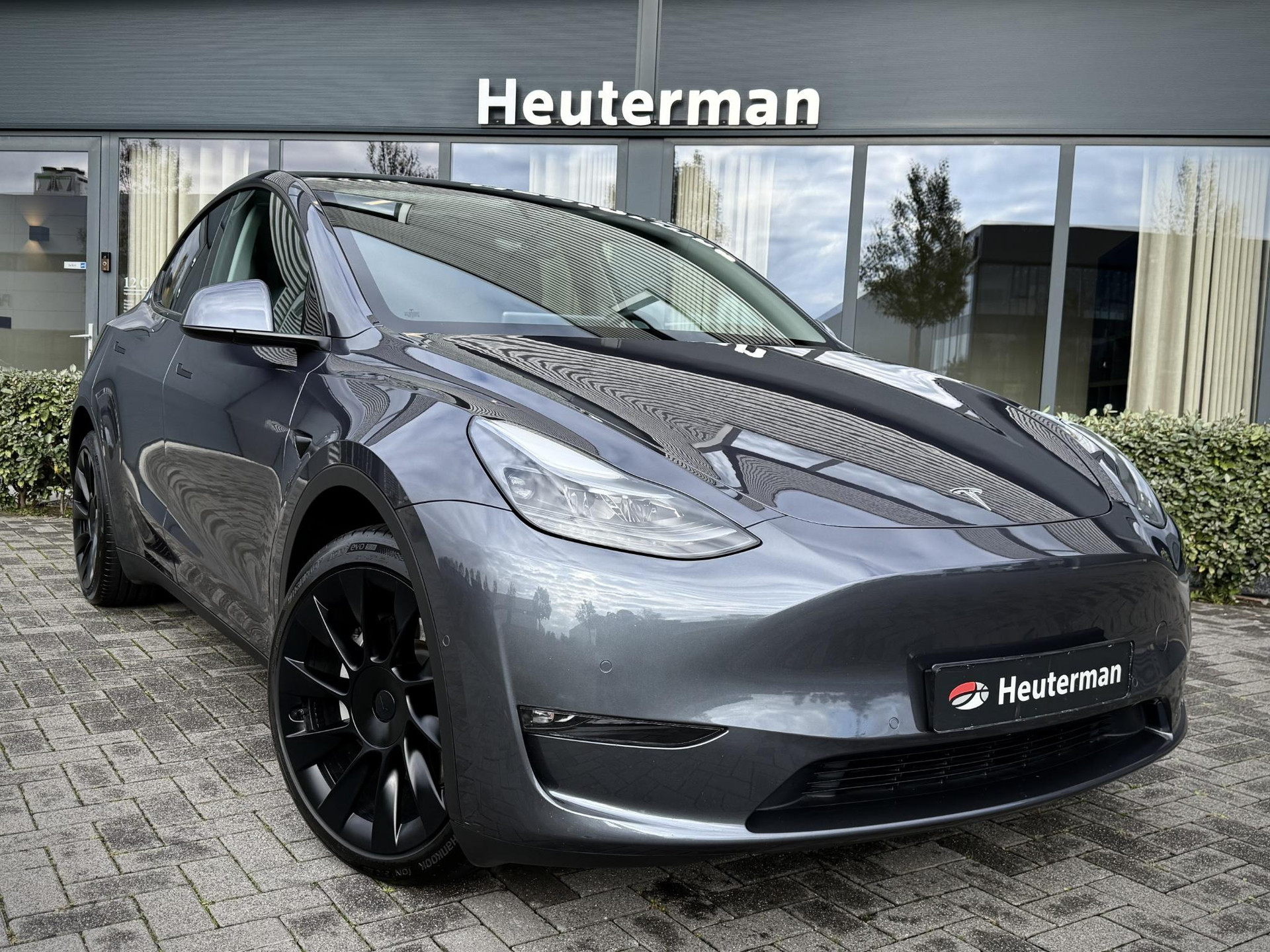 48564173